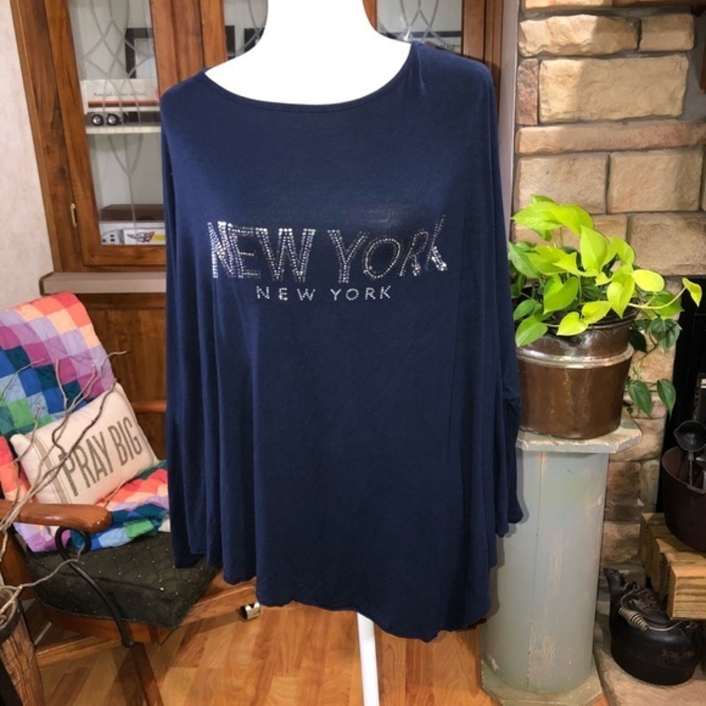 PHANTOM OF BROADWAY SIZE LARGE NAVY BLUE BATWING TOP WITH SEQUIN AND BLING